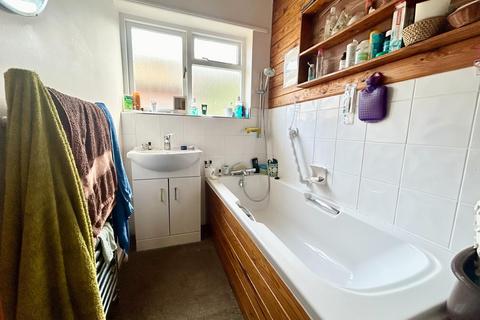 2 The Lyngs, East Bridgford, Nottingham, NG13 8NL