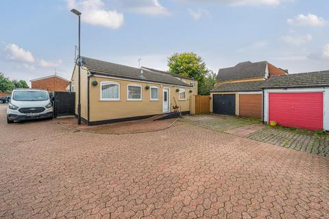 2 bedroom detached bungalow for sale, Slough,  Berkshire,  SL1