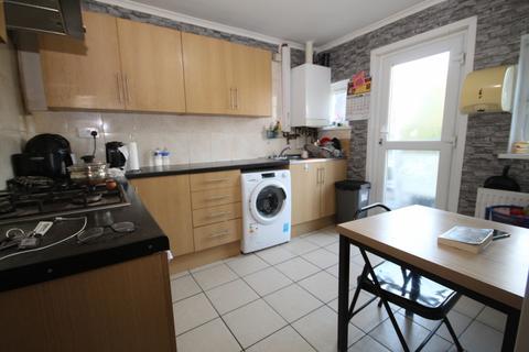 39 Highmead Crescent, Wembley, HA0 4EE