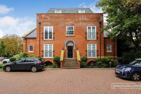 3 bedroom apartment for sale, Queens Reach, East Molesey KT8