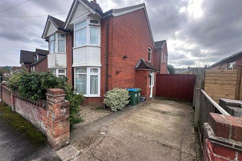 3 Kitchener Road, Southampton, SO17 3SF