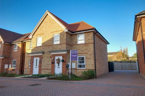 3 bedroom semi-detached house for sale, Spitfire Drive, Brough