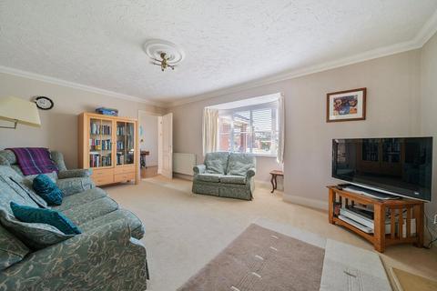 15 Bramley Gardens, Whimple, Exeter, EX5 2SJ
