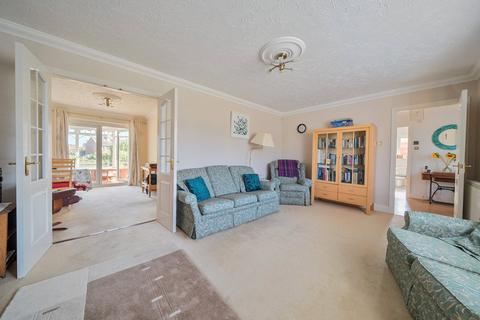 15 Bramley Gardens, Whimple, Exeter, EX5 2SJ