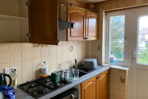 1 Alan Close, Dartford, DA1 5AX
