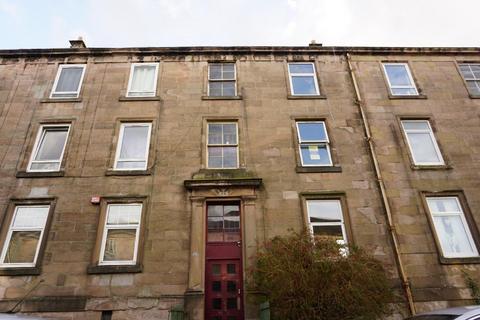 2 bedroom flat to rent, Brisbane Street, Greenock PA16