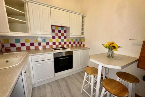 2 bedroom flat to rent, Brisbane Street, Greenock PA16