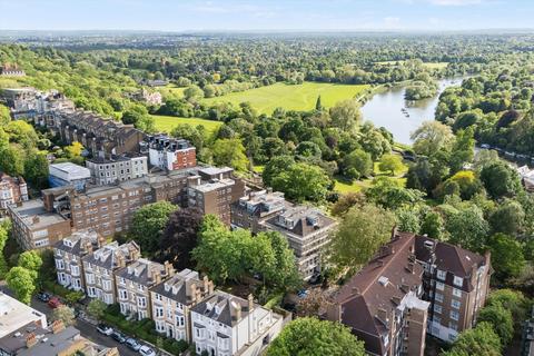3 bedroom flat for sale, Richmond Hill, Richmond, TW10