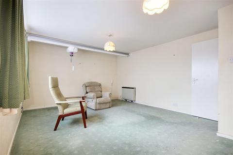 4 Bourne Close, Ware, SG12 0PX