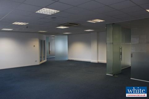 Office to rent, Suite 4 Charter House, 25 High Street, Banbury, OX16 5EG