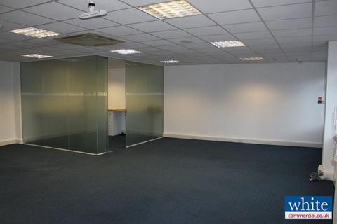 Office to rent, Suite 4 Charter House, 25 High Street, Banbury, OX16 5EG