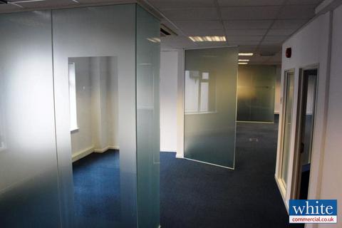 Office to rent, Suite 4 Charter House, 25 High Street, Banbury, OX16 5EG