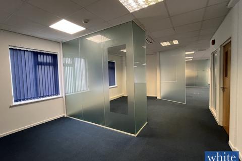 Office to rent, Suite 4 Charter House, 25 High Street, Banbury, OX16 5EG