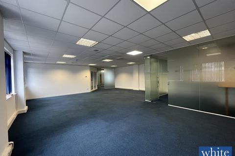 Office to rent, Suite 4 Charter House, 25 High Street, Banbury, OX16 5EG