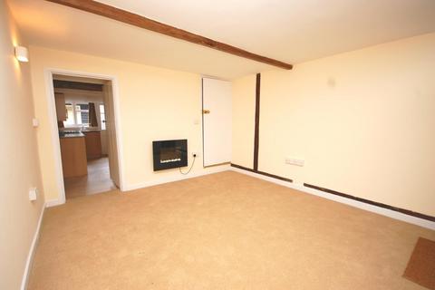 2 bedroom end of terrace house to rent, High Street, CM4