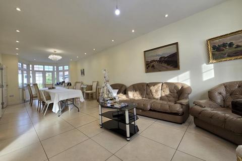 5 bedroom detached house for sale, Shirehall Close, NW4