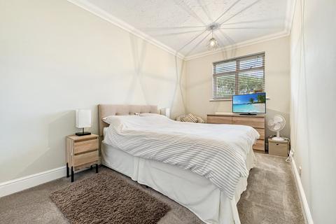 32 Heaton Way, Tiptree, Colchester, CO5 0DZ