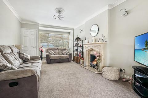 32 Heaton Way, Tiptree, Colchester, CO5 0DZ