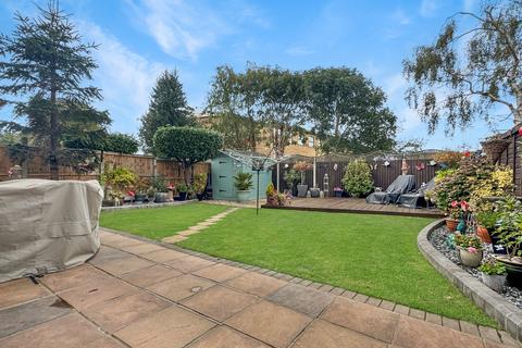 32 Heaton Way, Tiptree, Colchester, CO5 0DZ