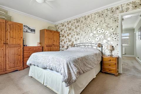 32 Heaton Way, Tiptree, Colchester, CO5 0DZ