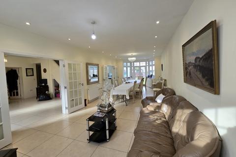 6 bedroom detached house for sale, Shirehall Close, London, NW4