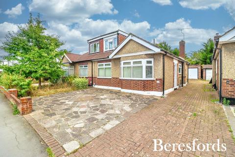 3 bedroom bungalow for sale, Moor Lane, Upminster, RM14