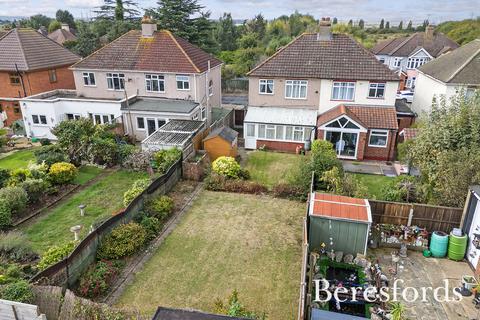 6 Blenheim Gardens, Aveley, South Ockendon, RM15 4EB