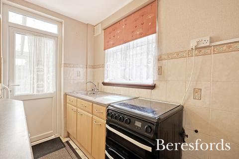 6 Blenheim Gardens, Aveley, South Ockendon, RM15 4EB