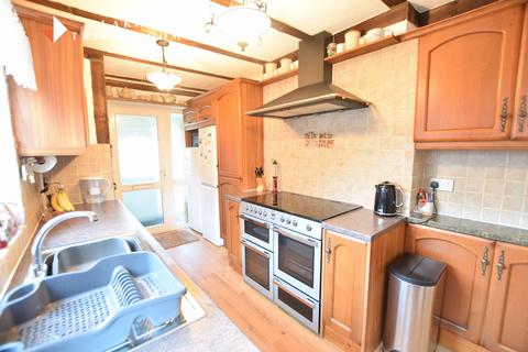 3 bedroom semi-detached house for sale, Hawthorn Road, Clacton-on-Sea