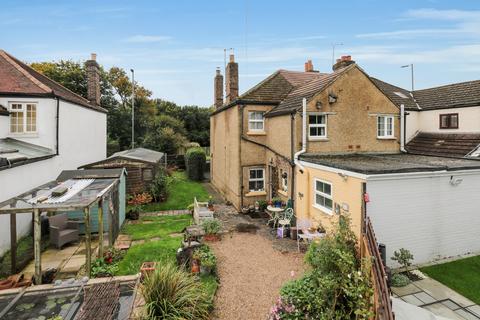 3 bedroom end of terrace house for sale, Bath Road, Taplow SL6