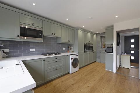 15 Allington Road, Paddock Wood, Tonbridge, TN12 6AP