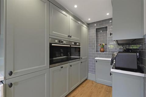 15 Allington Road, Paddock Wood, Tonbridge, TN12 6AP