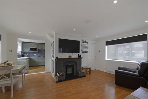 15 Allington Road, Paddock Wood, Tonbridge, TN12 6AP