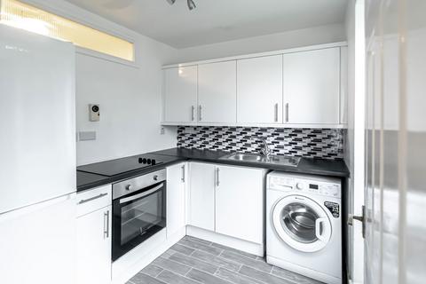 1 bedroom ground floor flat for sale, St. Just Place, Newcastle Upon Tyne NE5