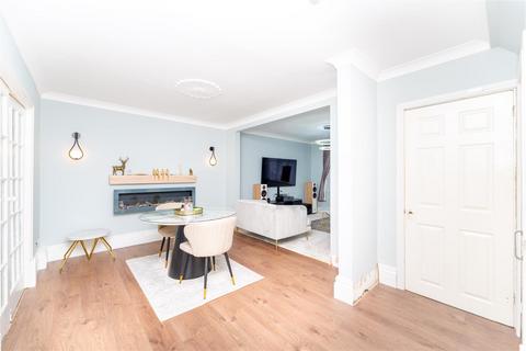 56 Goshawk Gardens, Hayes, UB4 8LB