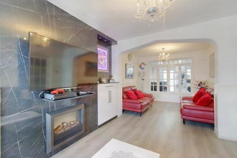 1 Avenue Crescent, Hounslow, TW5 9RD