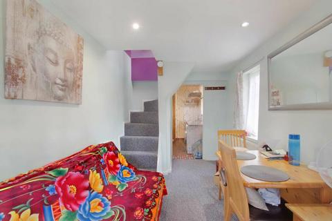 1 Avenue Crescent, Hounslow, TW5 9RD