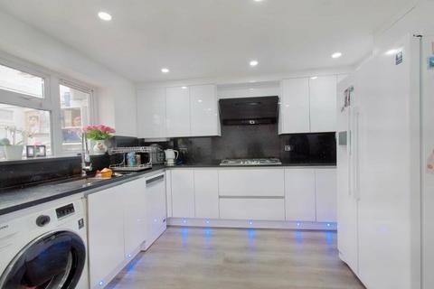 1 Avenue Crescent, Hounslow, TW5 9RD