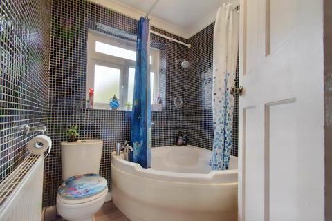 1 Avenue Crescent, Hounslow, TW5 9RD