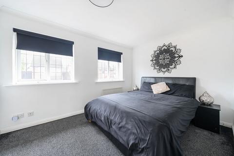 8 Gwynne Road, Caterham, CR3 5FH