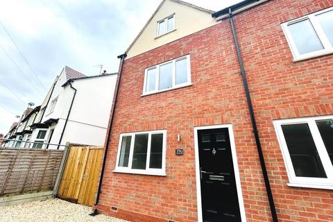 3 bedroom end of terrace house for sale, Pershore Road, Evesham