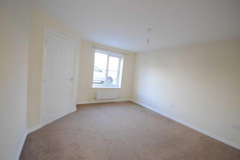 3 bedroom townhouse to rent, Doney Place, Stone