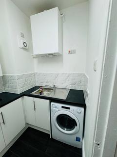 Studio to rent, Bewsey Street, Warrington WA2