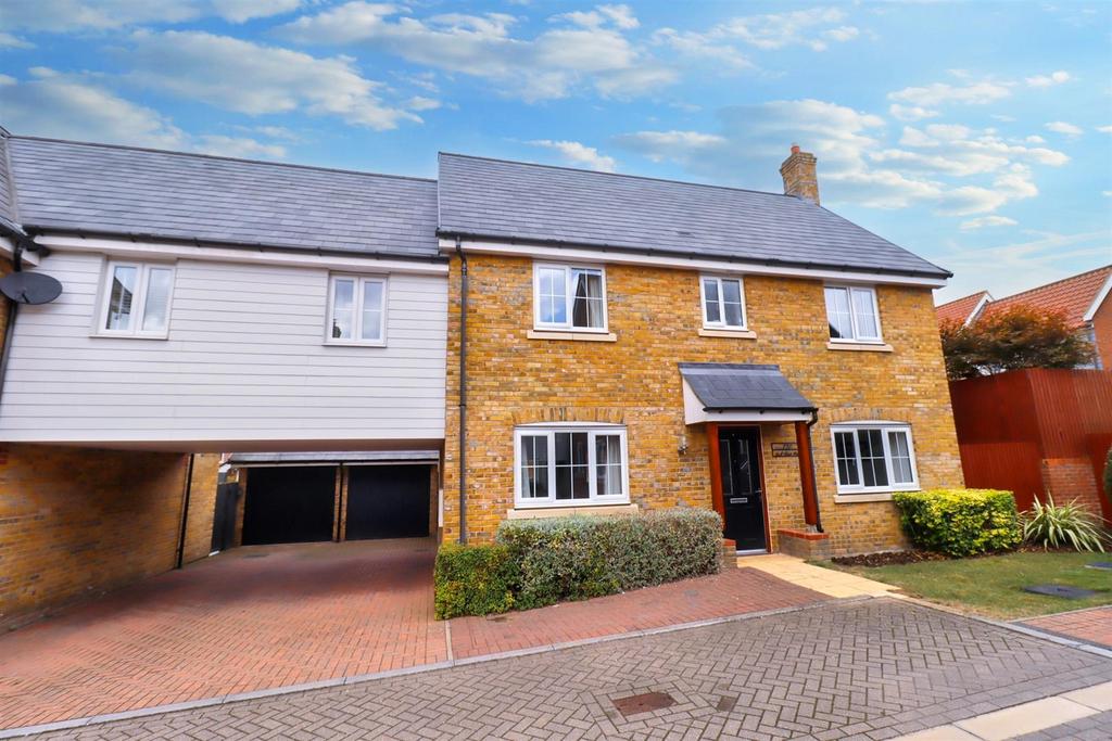 Mill Park Drive, Braintree 4 bed link detached house for sale £425,000