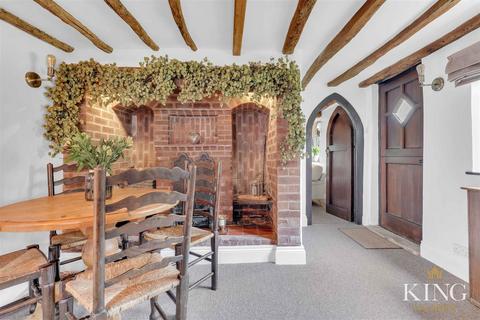 27 Lords Lane, Studley, B80 7QW
