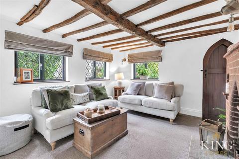 27 Lords Lane, Studley, B80 7QW