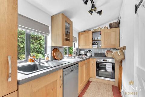 27 Lords Lane, Studley, B80 7QW