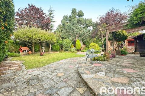 22 Malvern Close, Uxbridge, UB10 8JR