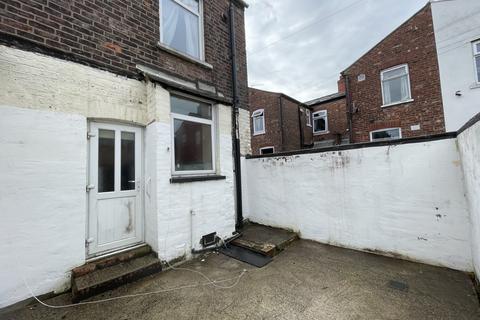 2 bedroom terraced house to rent, Haworth Road, Manchester, M18