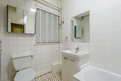 1 bedroom flat to rent, Strathmore Court, NW8